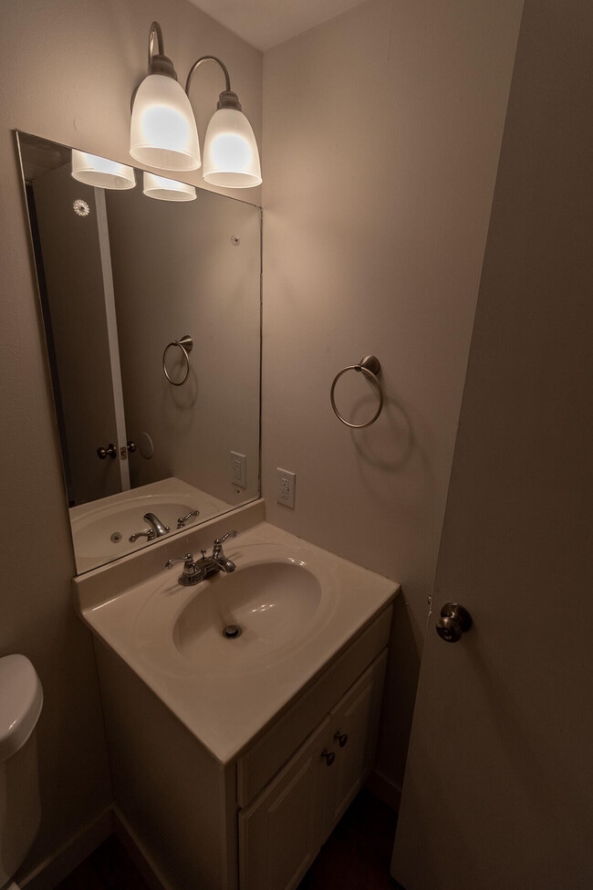 Building Photo - 3310 Belle Meade Dr