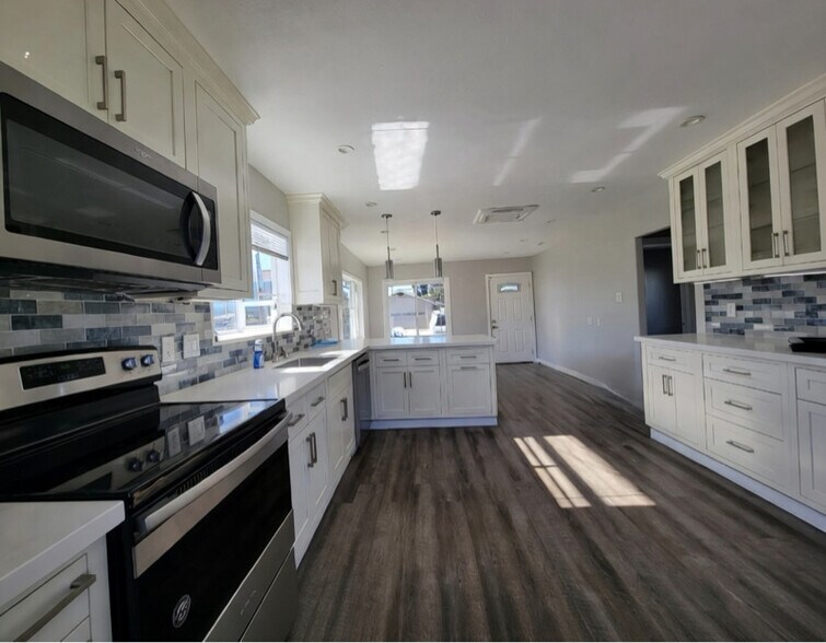 Building Photo - 170 S 30th St