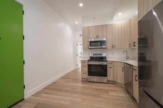 Building Photo - 4432 Lancaster Ave