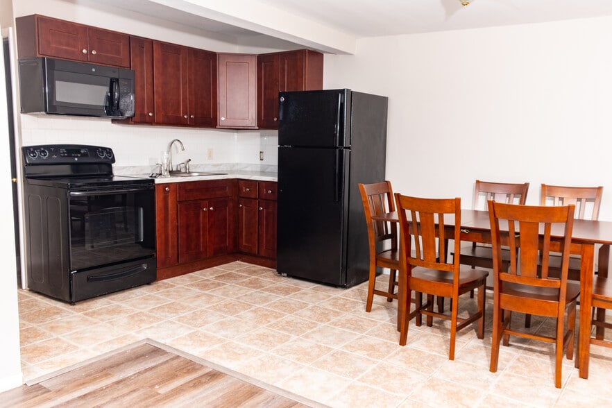 Kitchen - 22 Carson Ln