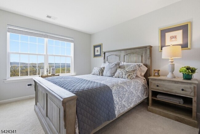 Building Photo - 263 Winding Hill Dr