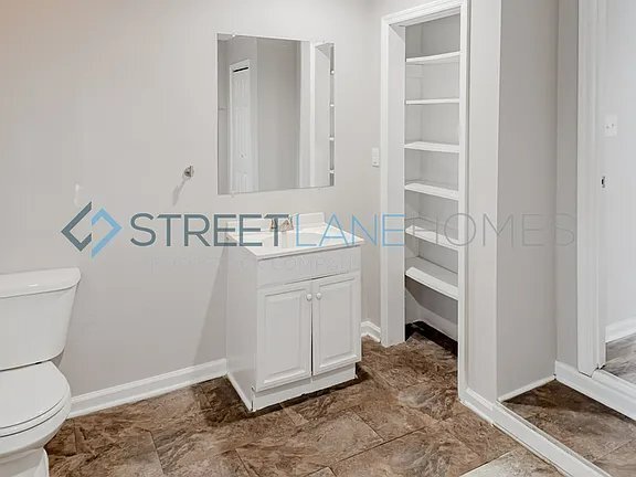 Building Photo - 632 Seymour Dr