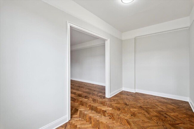 Building Photo - 45 Popham Rd