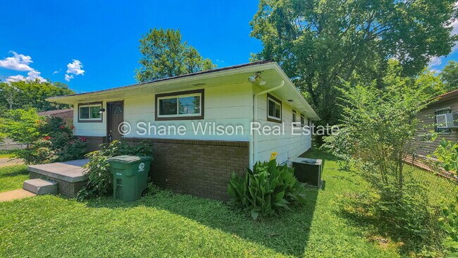 Building Photo - 2110 Appling St