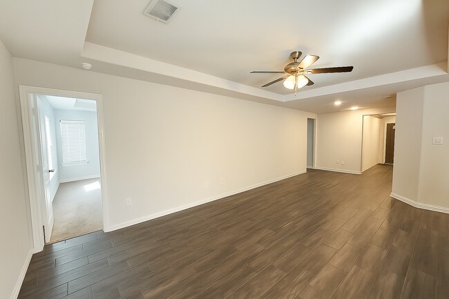 Building Photo - Charming 3-Bedroom Single-Story Home with ...