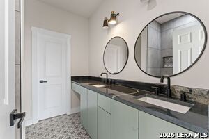 Building Photo - 1334 Center St