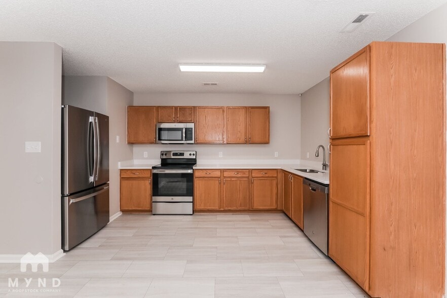 Building Photo - 6325 McIntyre Ridge Dr