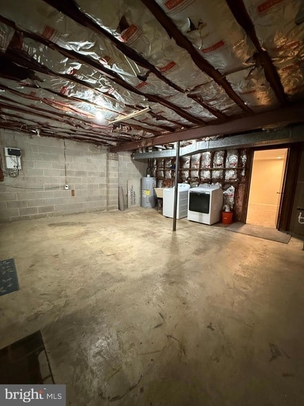 Building Photo - 6526 Beechwood Dr