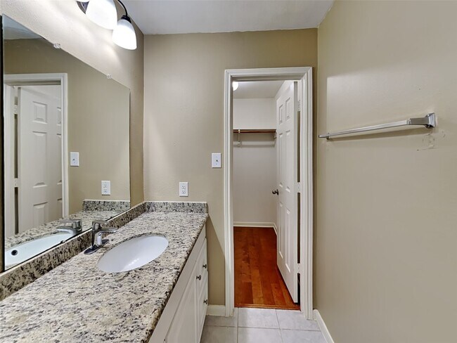 Building Photo - 4403 Thistle Pond Ct