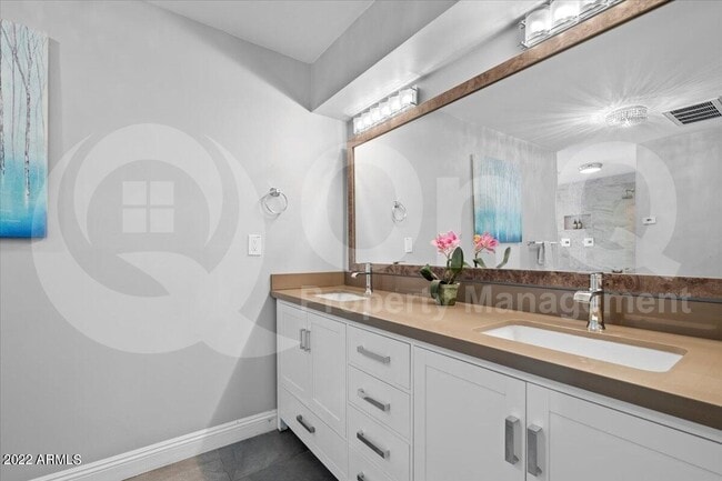 Building Photo - 6149 E Delcoa Ave