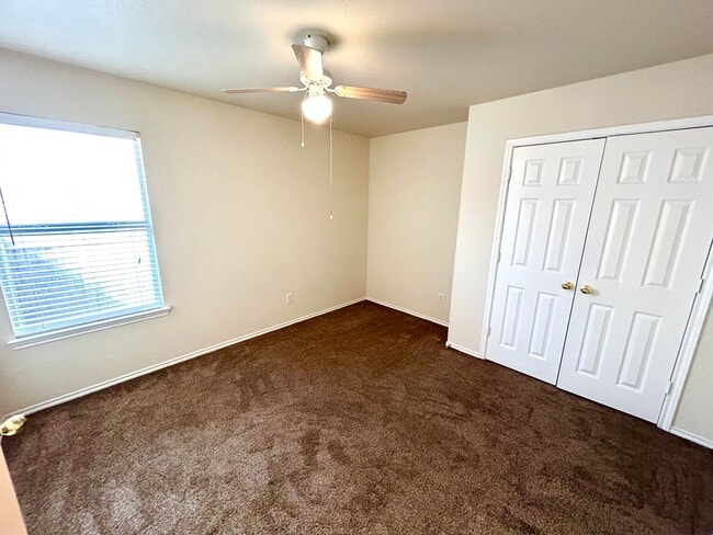 Building Photo - **MOVE IN SPECIAL** Welcome Home to Comfor...