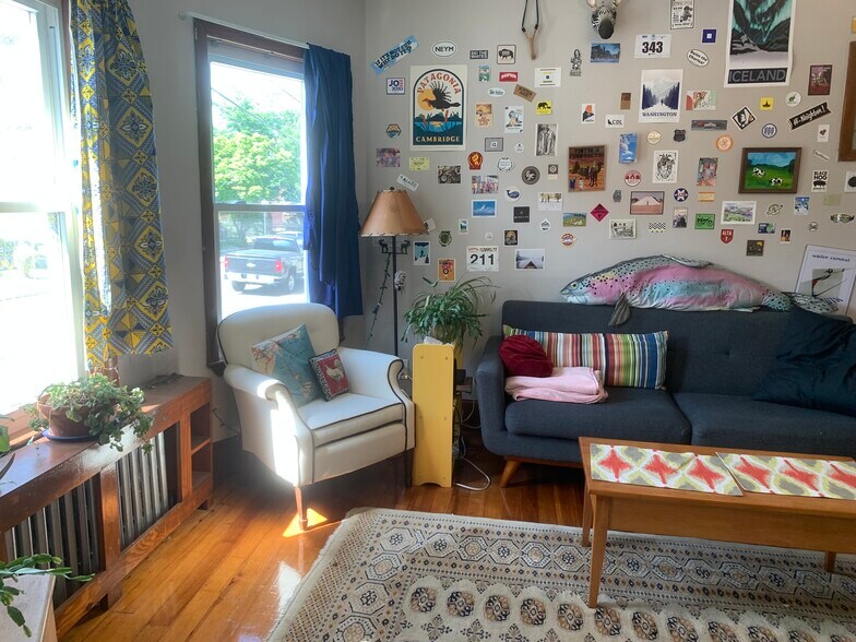 Building Photo - 83 Litchfield St