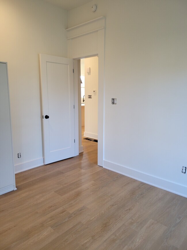 Building Photo - 1226 Sterling St