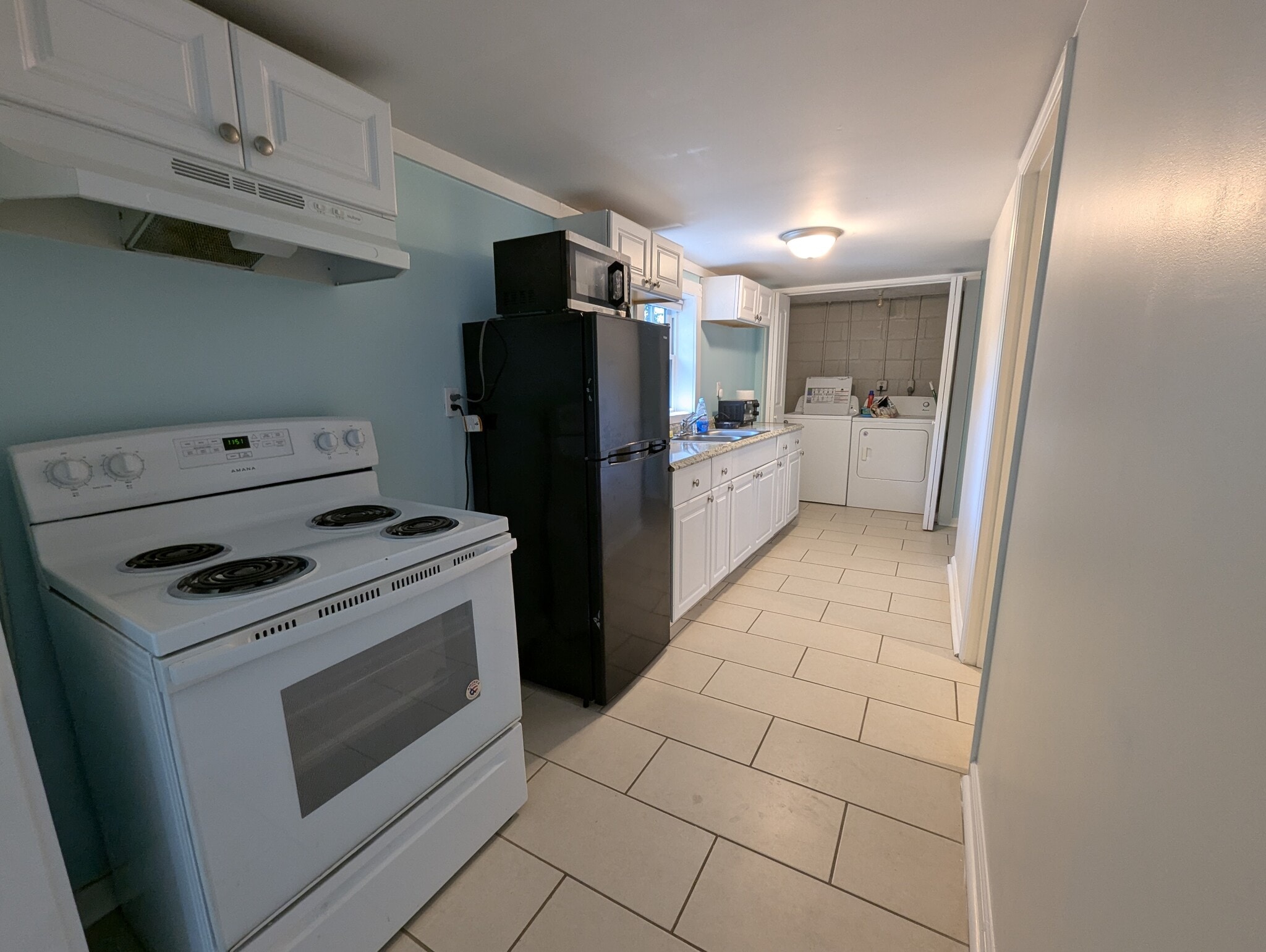 Building Photo - 1325 E 40th St