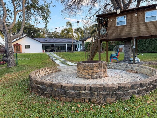 Building Photo - 11300 NW 5th St