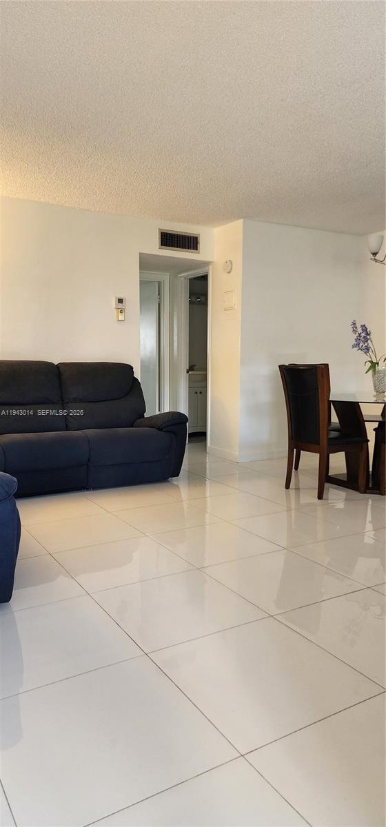 Building Photo - 5300 Washington St