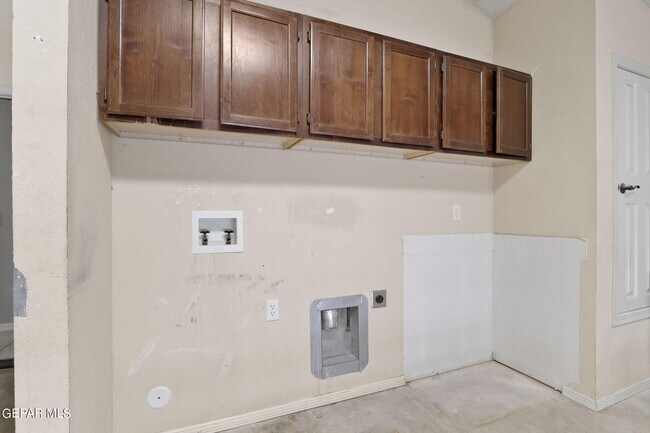 Building Photo - 3269 Maple Point Dr