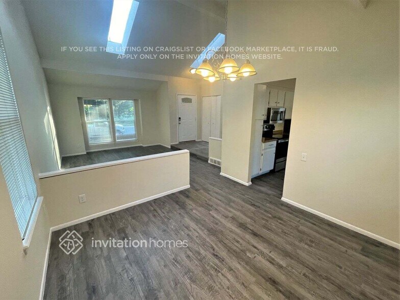 Building Photo - 19192 E Chaffee Pl