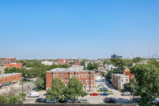 Building Photo - 3125 W Fullerton Ave