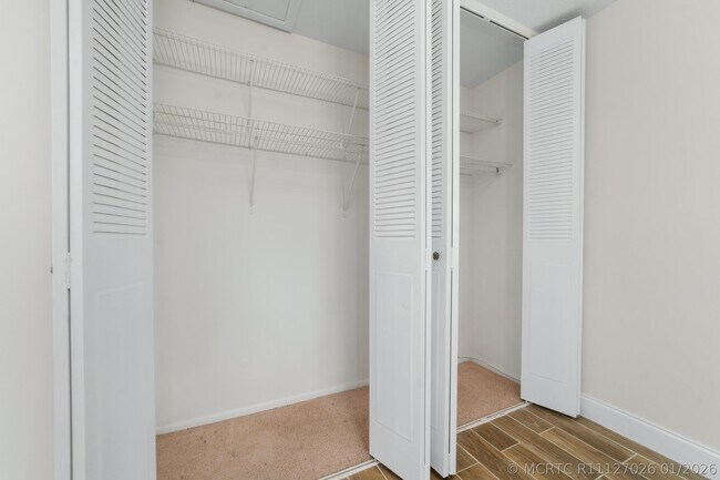 Building Photo - 2567 Dudley Dr E