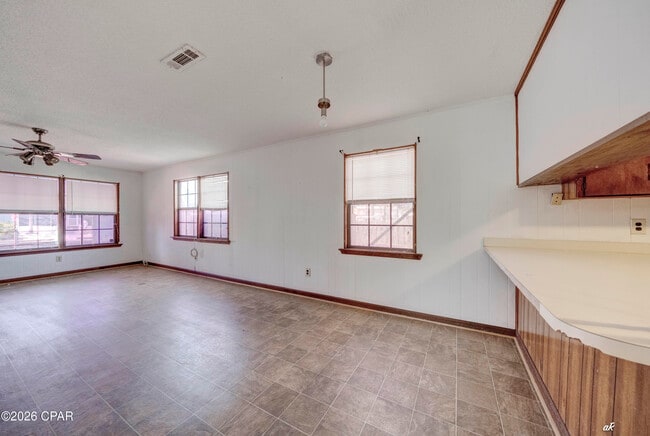 Building Photo - 929 Marina Dr