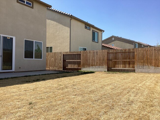 Building Photo - Welcome To The Riverstone Resort Community!!!