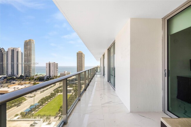 Primary Photo - 300 Sunny Isles Blvd