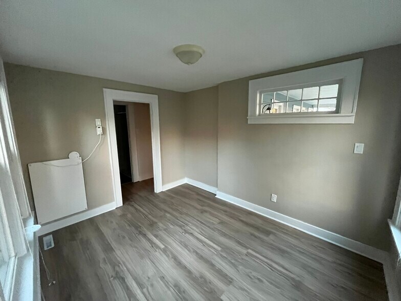 Bedroom - 349 Mohawk Ave