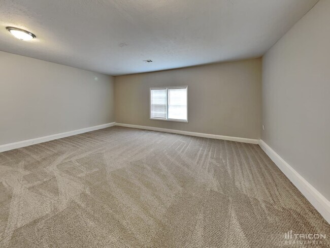 Building Photo - 40 Rosebud Ln