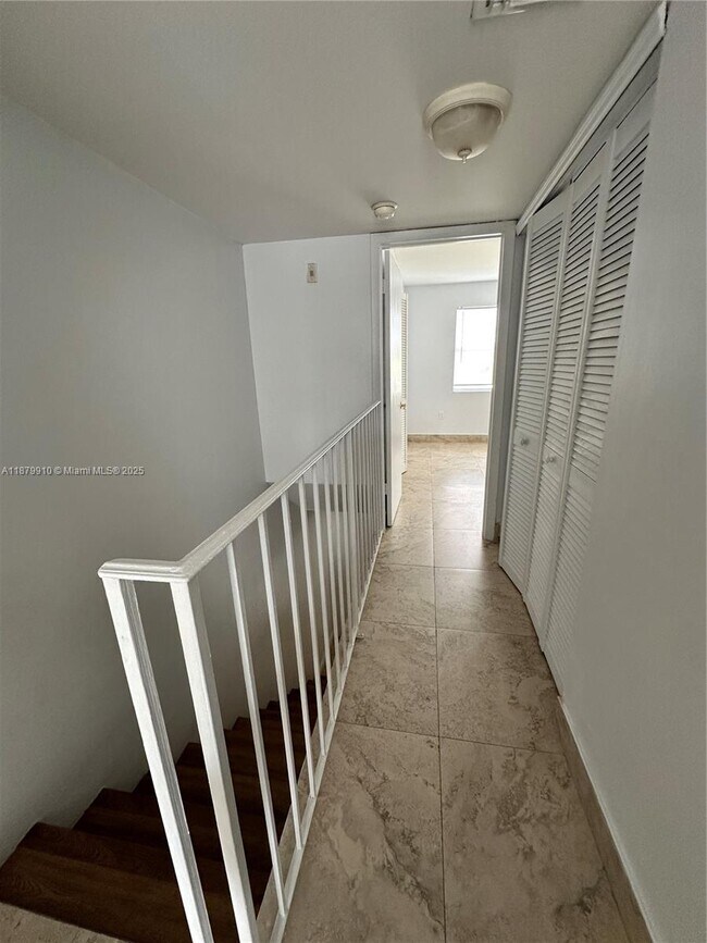 Building Photo - 4600 SW 67th Ave