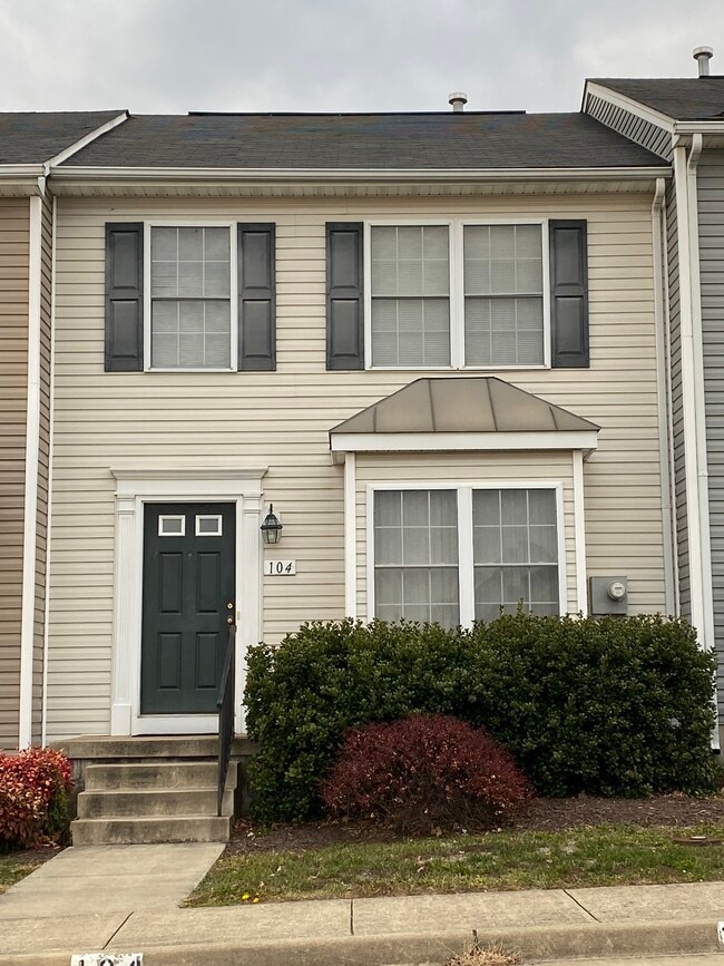 Building Photo - 104 Windstone Dr