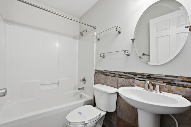 Building Photo - 955 Pacific Silver Ct