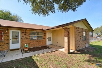 Building Photo - 527 Buttercup Ln