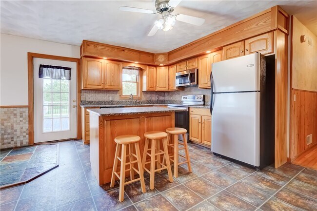 Building Photo - 681 NY-364