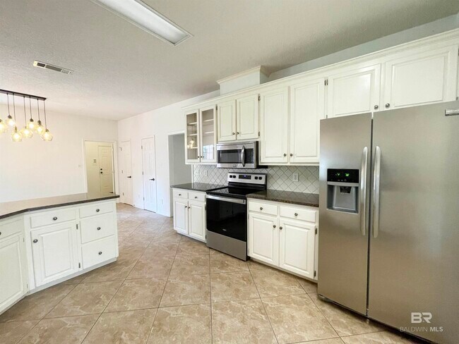 Building Photo - 30442 Middle Creek Cir