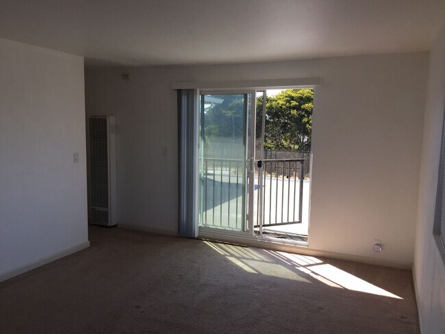 Building Photo - 301 Willard Ave