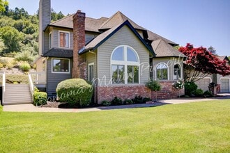 Building Photo - Panoramic Views from Hillside Custom Home on private drive ~ Water Included