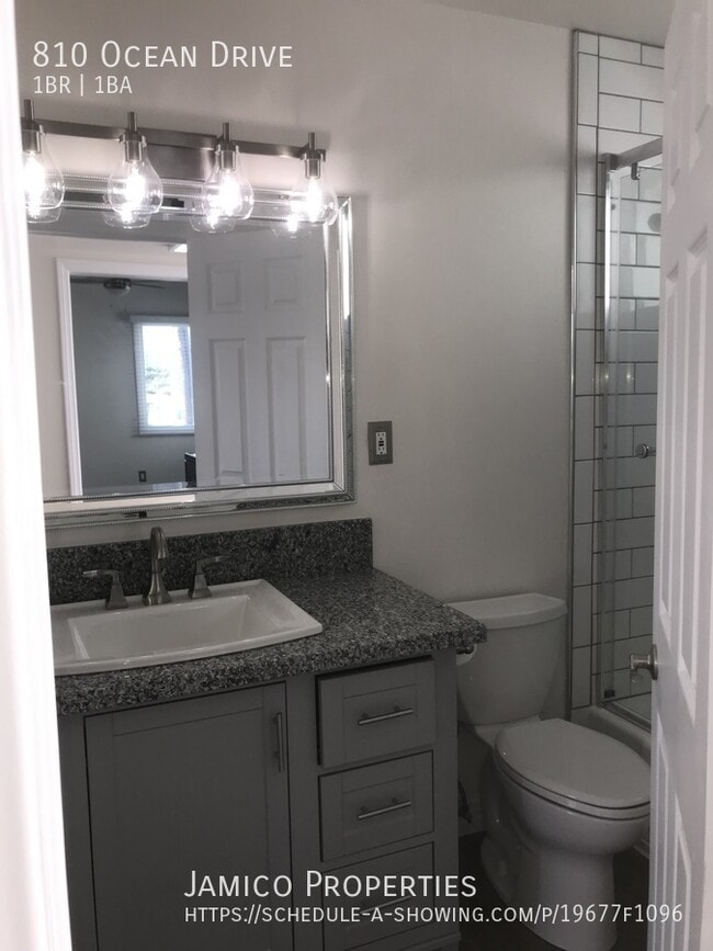 Building Photo - 810 Ocean Dr