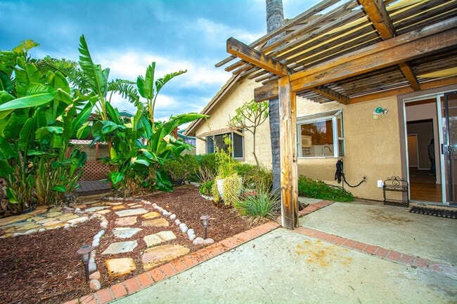 Building Photo - 9929 Palo Alto St