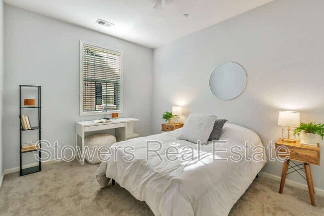 Building Photo - 3744 Whitworth Dr