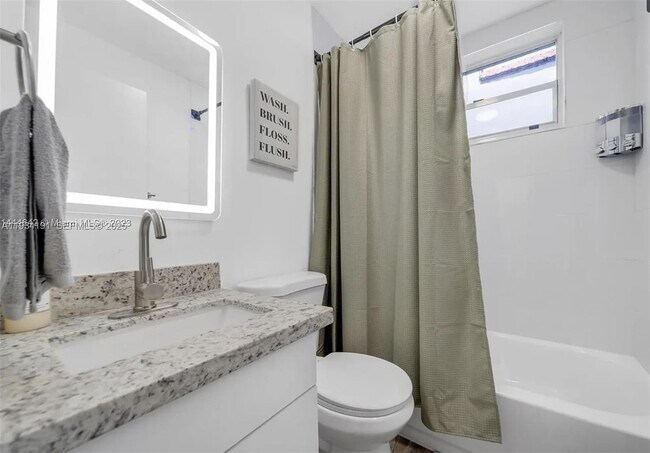 Building Photo - 1029 SW 5th St