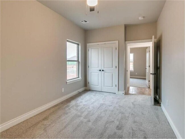 Building Photo - Gorgeous Newer Build! 4 Bed 3 Bath in Deer...