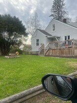 Building Photo - 605 Lakeview Rd