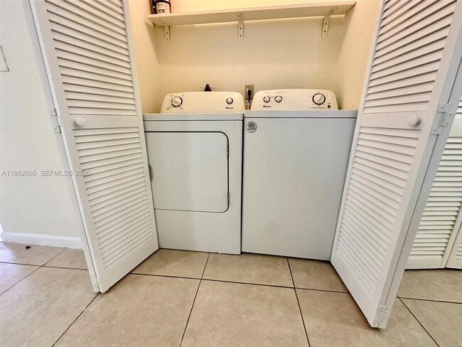 Building Photo - 6320 NW 1st Pl