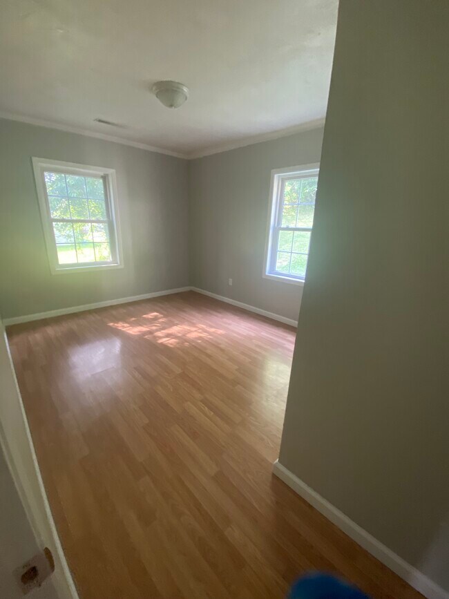 Second bedroom - 776 Valley Dr