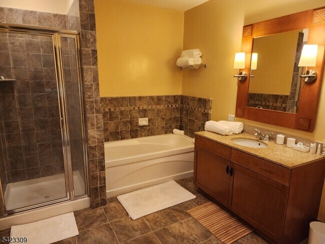 Building Photo - 200 NJ-94