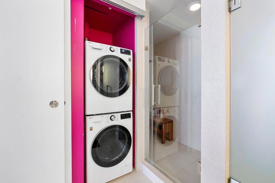 Building Photo - 3101 Bayshore Dr