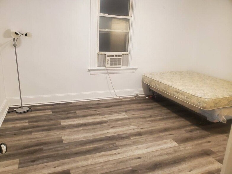 Building Photo - 2368 Chickasaw St