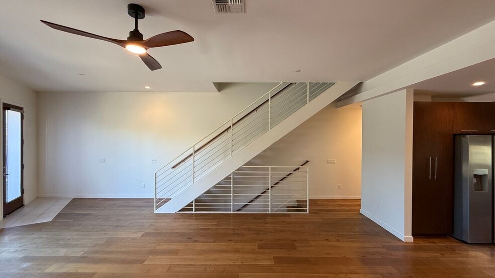 Building Photo - 488 Garden St