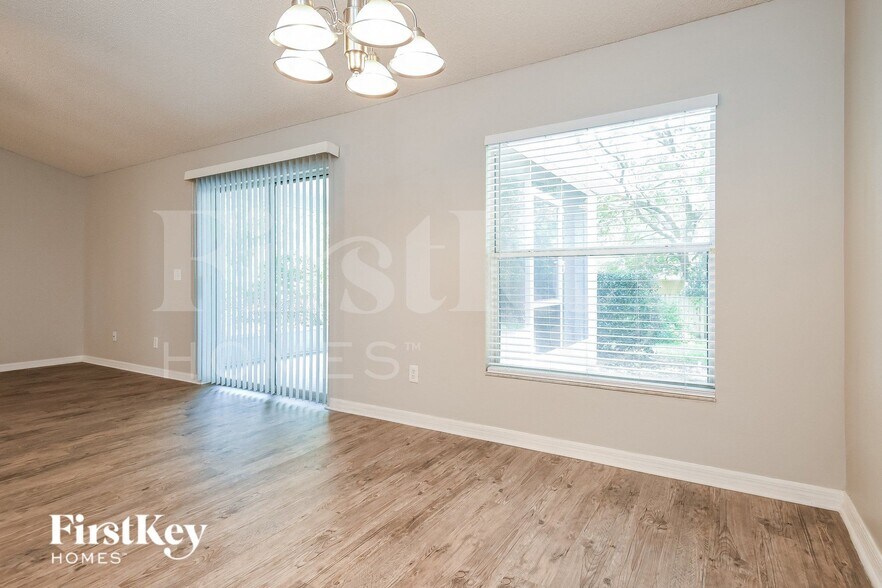 Building Photo - 1254 Kenworth Dr